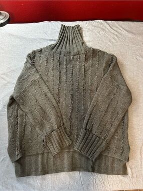 Gilli Olive Ribbed Turtleneck Sweater